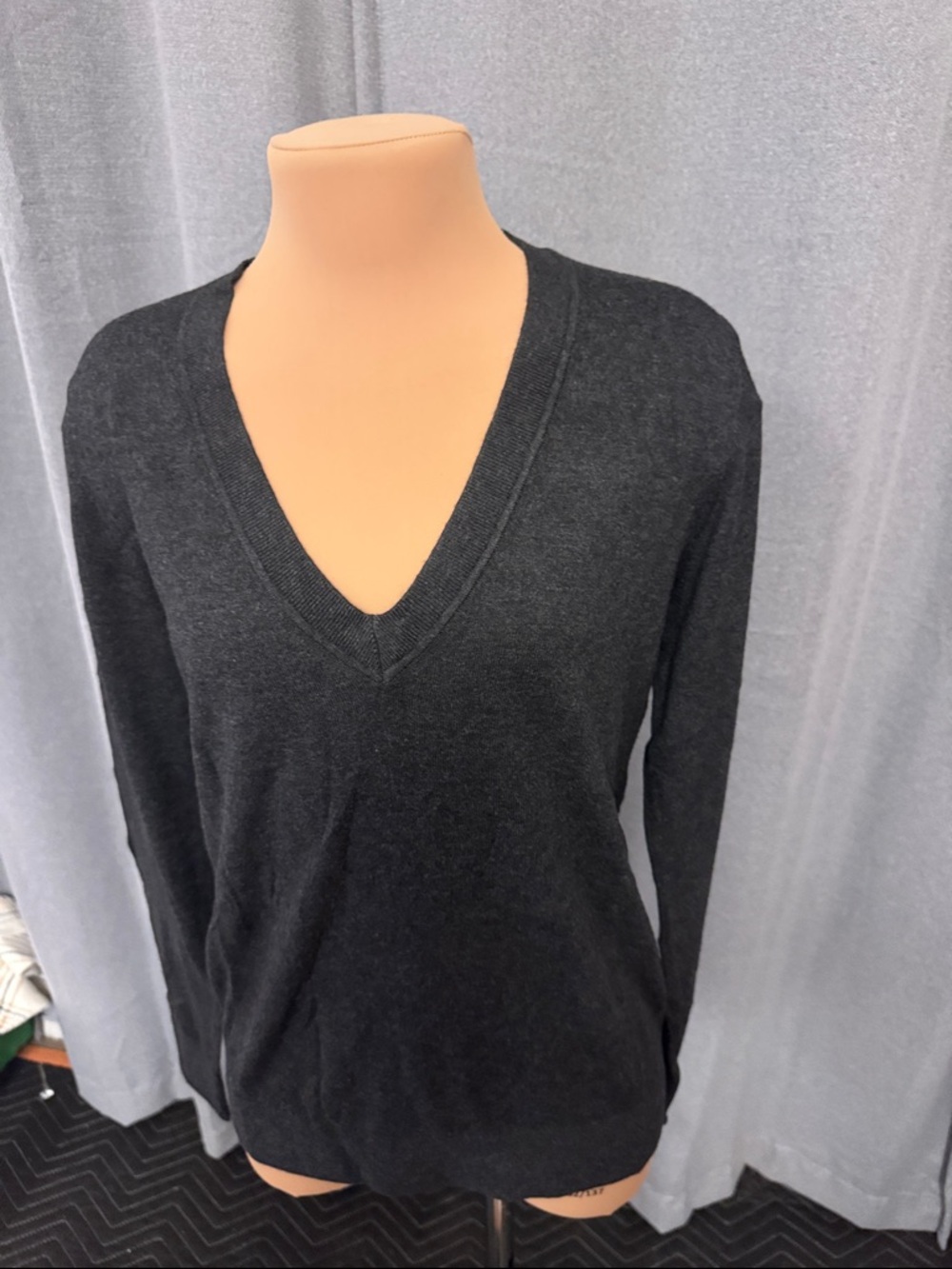Quince Charcoal V-Neck Cashmere Sweater - Deep Charcoal - Picture 2 of 9